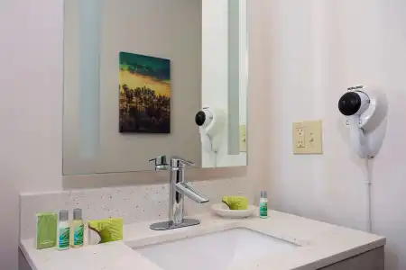 SureStay by Best Western Santa Monica - 8