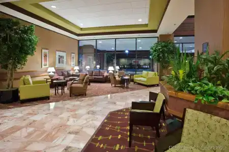 DoubleTree by Hilton - 24