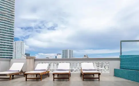 Seven Seas and Apartment - 7