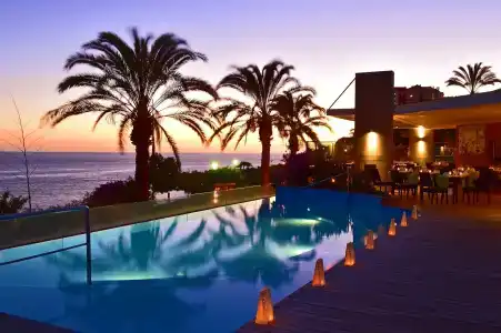 Pestana Promenade Ocean Resort - 12