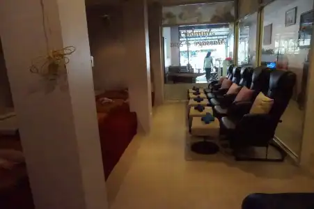 Number 1 Guesthouse & Restaurant - 1