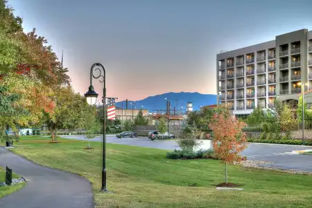 Courtyard Pigeon Forge - 26