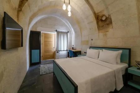 The Niche Cave - 55