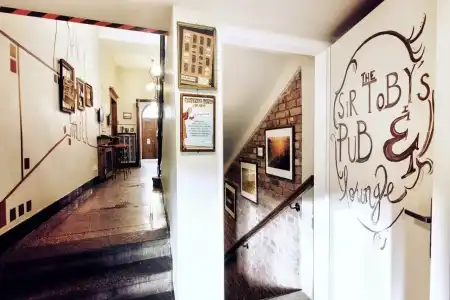 Sir Toby's Hostel - 14