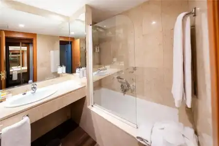 Best Western Premier CMC Girona - 42