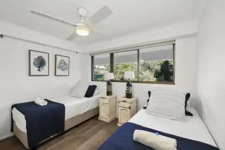 Gemini Court Holiday Apartments - 395