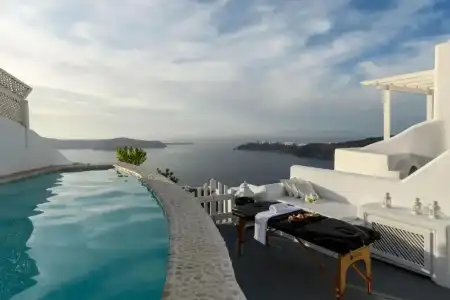 Above Blue Suites - 164