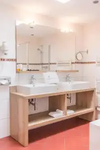 Romantik Reichshof - 77