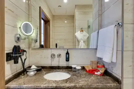 Ramada by Wyndham Old City - 25