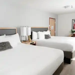 Saint Clair- Magnificent Mile - 26