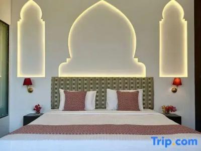 Atulyaa Taj - 101
