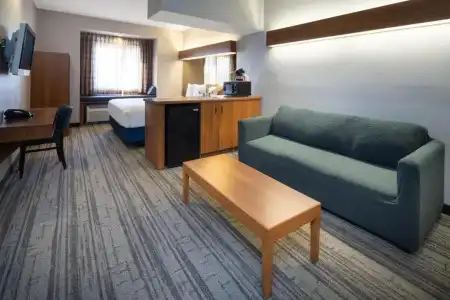 Baymont by Wyndham Las Vegas South Strip - 40