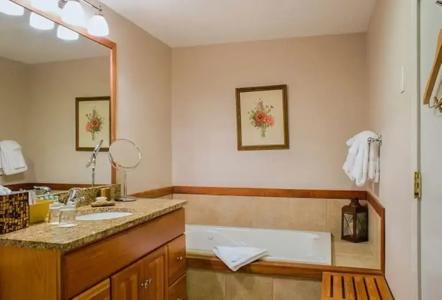 Topnotch Resort - 63