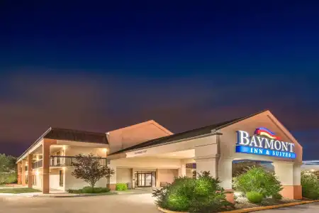Baymont by Wyndham Topeka - 0