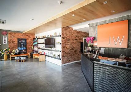 JW Boutique - 17