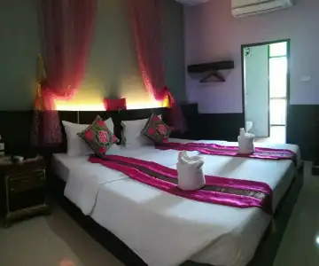 Fai Kham Boutique - 1