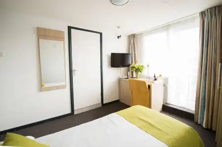 Hotel - 6