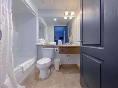 Quality Inn - 7