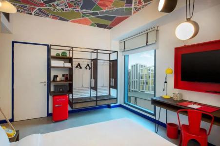 Hampton by Hilton Dubai Al Seef - 11