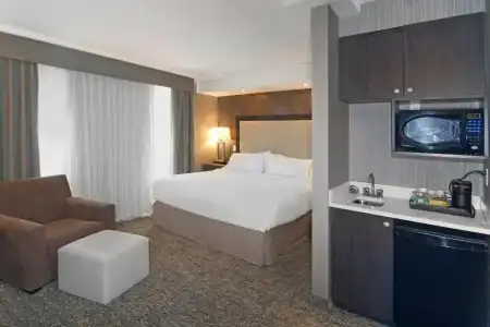 Holiday Inn Express & Suites Calgary by IHG - 65