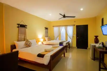 River Retreat Boutique - 111