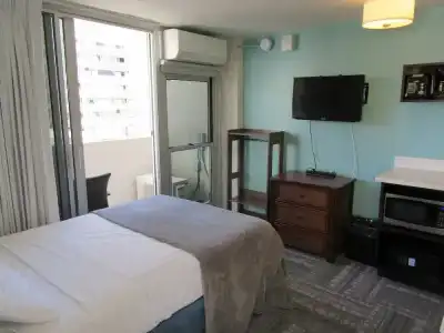 Waikiki Central - 11