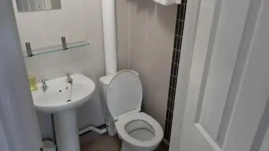 Sportsview Guest House - 49