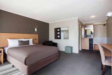 Comfort Inn On Raglan - 2