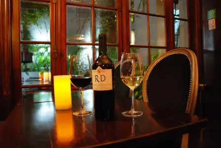 Miravida Soho & Wine Bar - 16