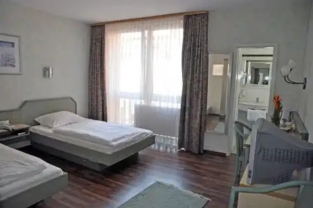 Astoria - 6