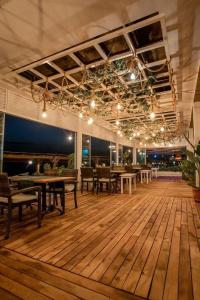 Side Beach Club - 47
