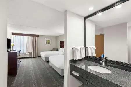 Best Western Luxbury Inn Fort Wayne - 9