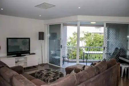 Surfers Beach Holiday Apartments - 42