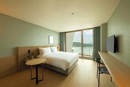 The Week & Resort - 60