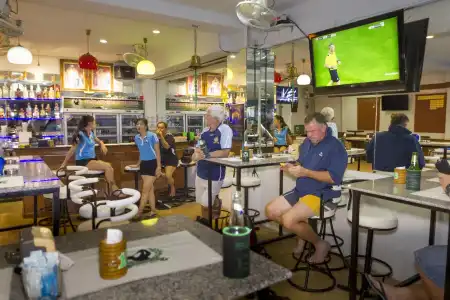 Traveller's Rest Sports Bar - 15