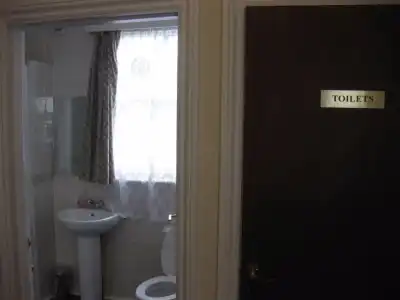 Charlotte Guest House - 7