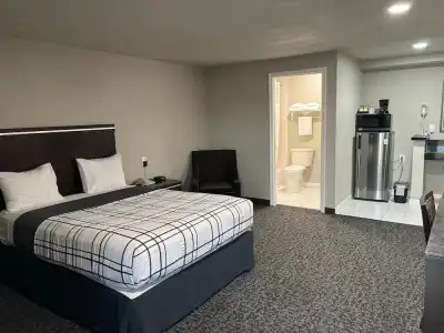 Royal Inn Eugene - 18