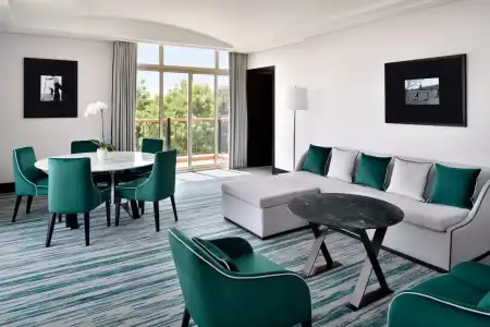 Address Montgomerie - 12