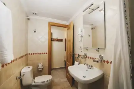 Hostal Los Gavilanes 2 - 126