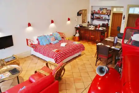 Fire Station Inn - 76