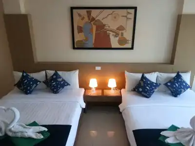 Island Patong Beachfront Apartments - 4