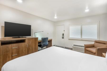 Best Western Plus Clocktower Inn - 75