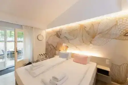 Little Suite Apartments - 25