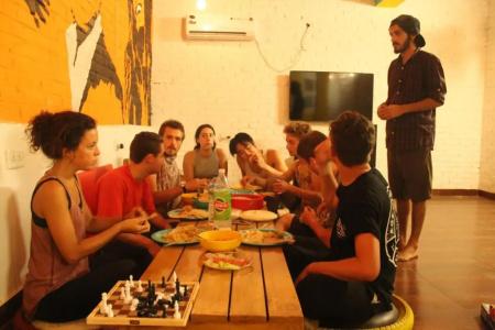 Bedweiser Backpackers Hostel - 11