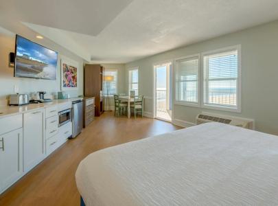 Commander & Suites - 4