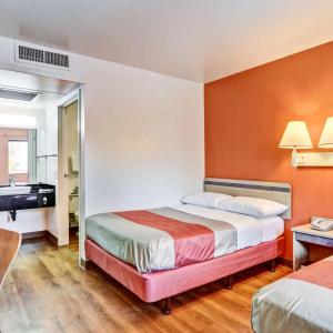 Motel 6 Pittsburgh, PA - Crafton - 21