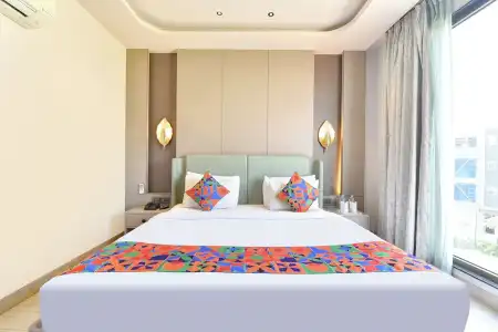 FabElite Park Inn - 6