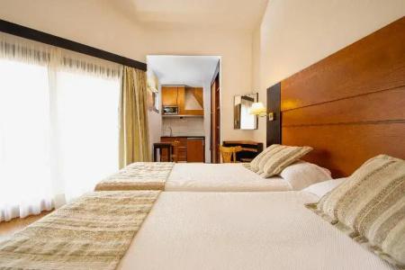 HL Miraflor Suites - 35