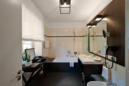 ADLER Historic Guesthouse - 9
