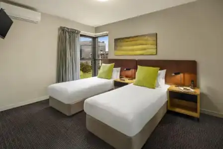 Quest Docklands - 24